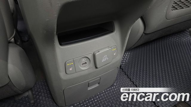 Kia Canival 2017 — photo 18