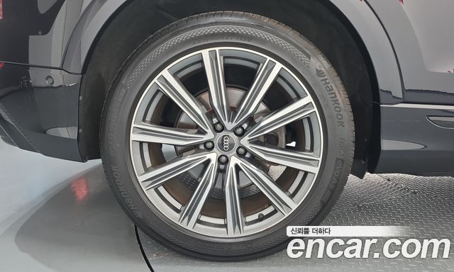 Audi Q8 2021 — photo 5
