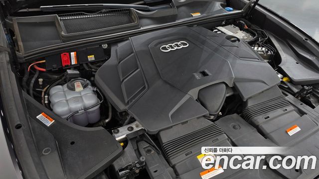 Audi Q8 2021 — photo 6
