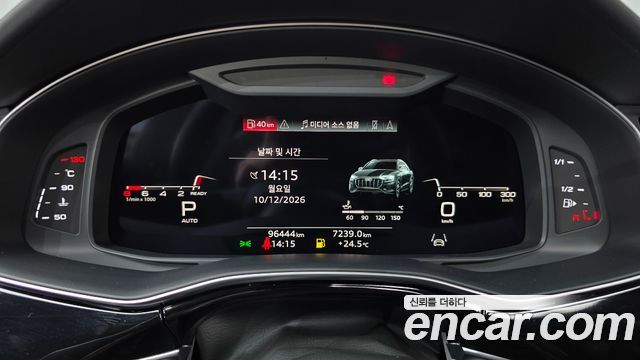 Audi Q8 2021 — photo 11