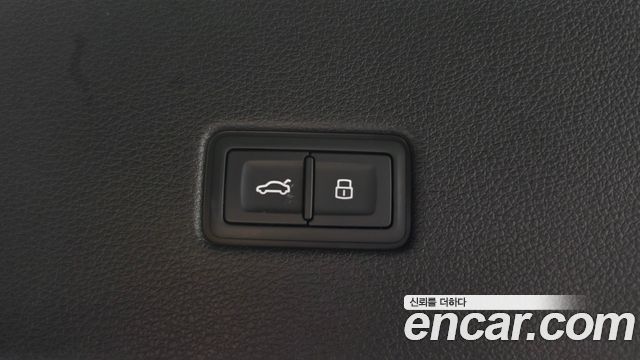 Audi Q8 2021 — photo 23