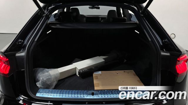 Audi Q8 2021 — photo 24