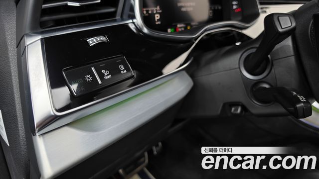 Audi Q8 2021 — photo 26