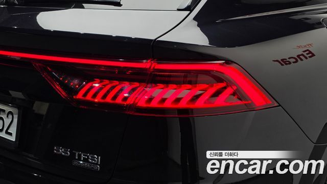 Audi Q8 2021 — photo 9