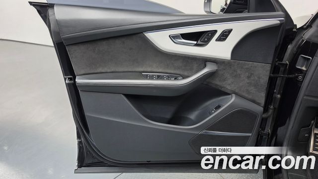 Audi Q8 2021 — photo 14