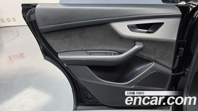 Audi Q8 2021 — photo 15