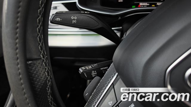 Audi Q8 2021 — photo 27