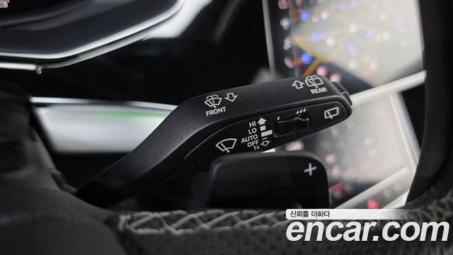 Audi Q8 2021 — photo 28