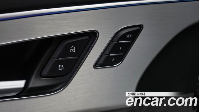 Audi Q8 2021 — photo 30
