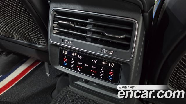 Audi Q8 2021 — photo 34