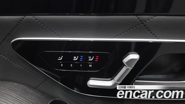 Mercedes-Benz S-Class 2022 — photo 17