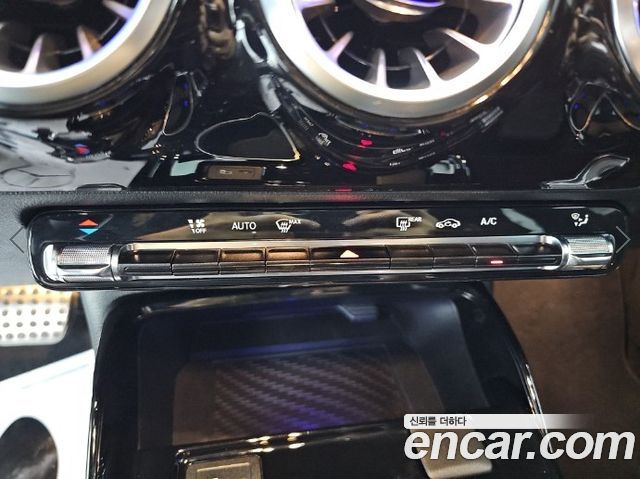 Mercedes-Benz CLA-Class 2021 — photo 10