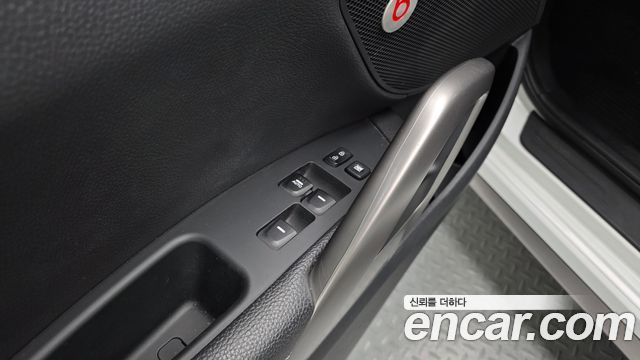 Hyundai Veloster 2017 — photo 18