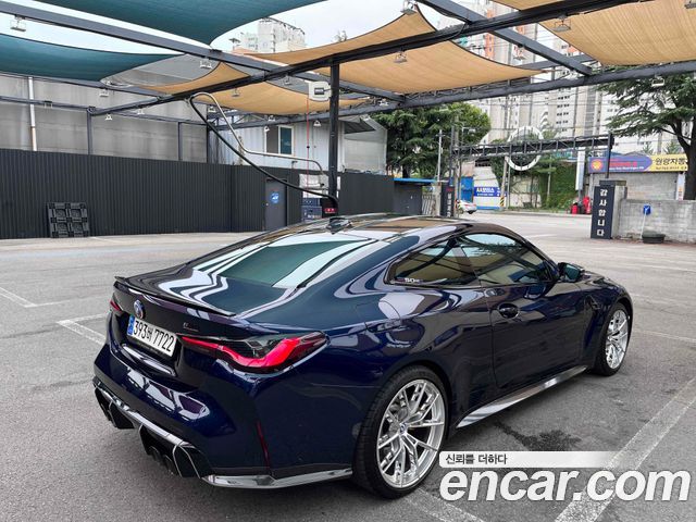 BMW M4 2021 — photo 2