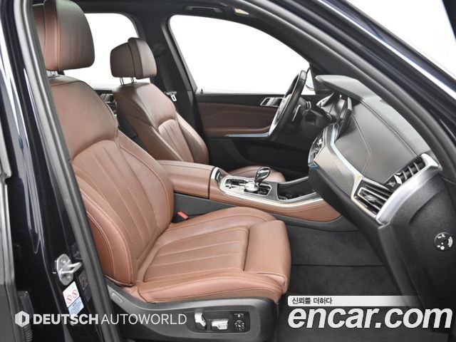 BMW X5 2019 — photo 11