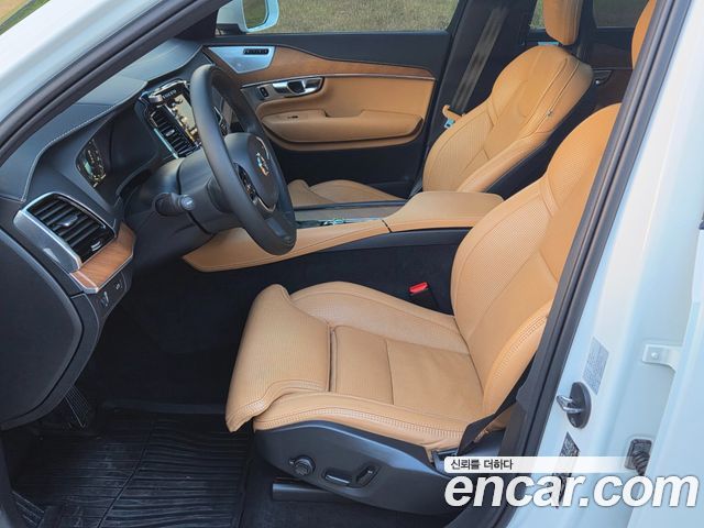 Volvo XC90 2020 — photo 11