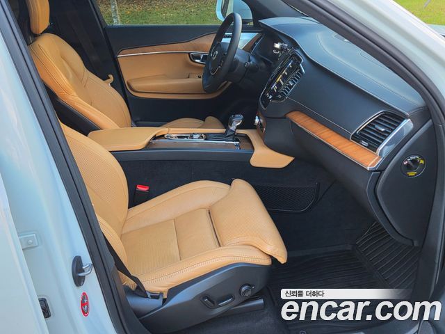 Volvo XC90 2020 — photo 12