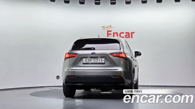 Lexus NX 2017 — photo 4