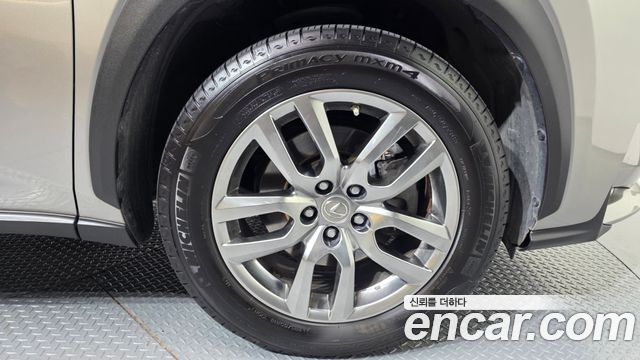 Lexus NX 2017 — photo 5