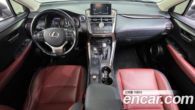 Lexus NX 2017 — photo 7