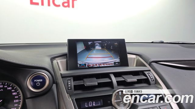 Lexus NX 2017 — photo 15