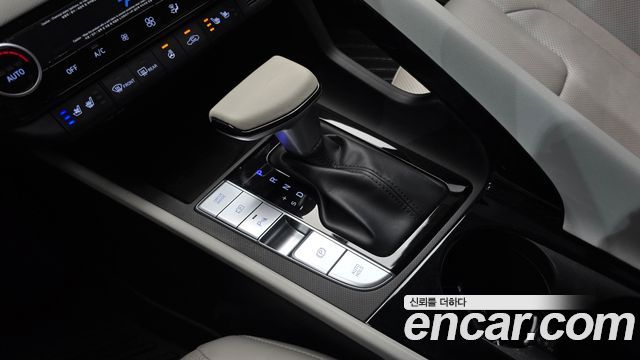 Hyundai AVANTE 2021 — photo 12