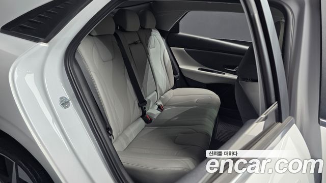 Hyundai AVANTE 2021 — photo 16