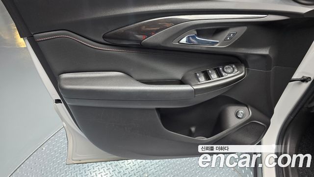 Chevrolet Korea Trailblazer 2022 — photo 14