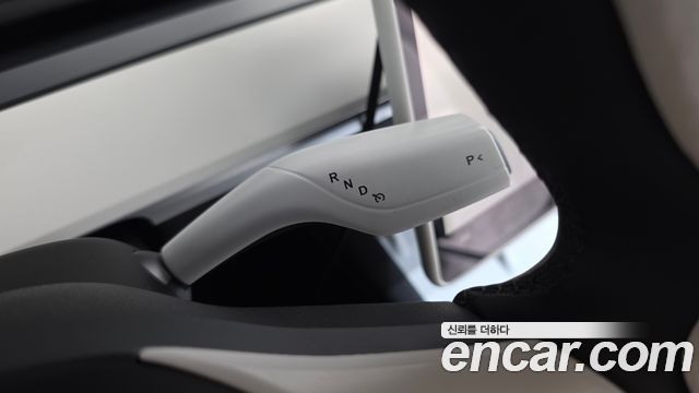 Tesla Model Y 2024 — photo 12