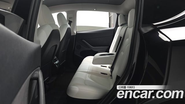 Tesla Model Y 2024 — photo 18
