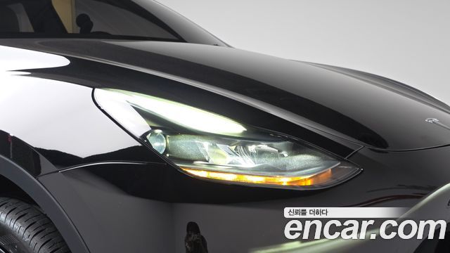 Tesla Model Y 2024 — photo 8