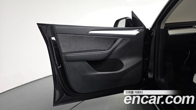 Tesla Model Y 2024 — photo 14