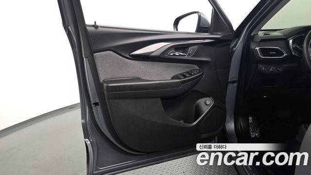 Chevrolet Korea Trailblazer 2022 — photo 14