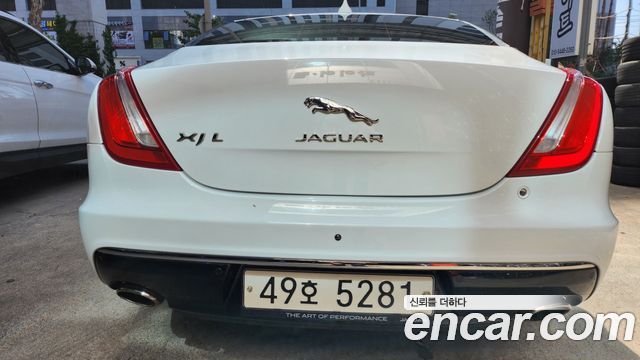 Jaguar XJ 2019 — photo 5