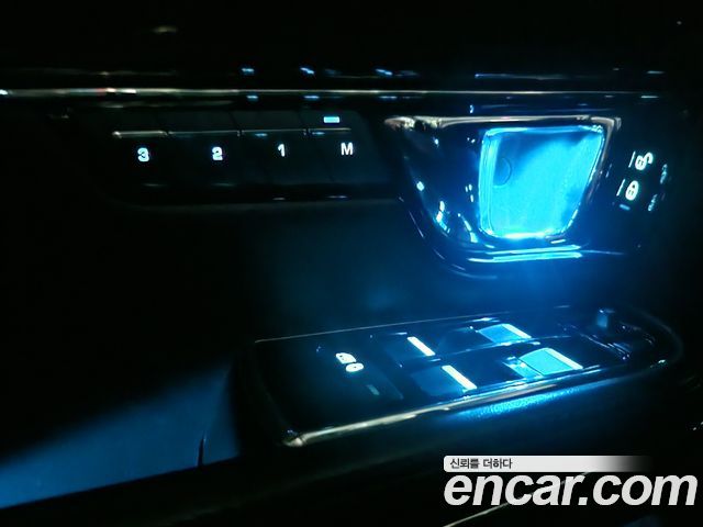 Jaguar XJ 2019 — photo 10