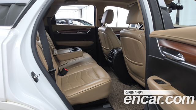 Cadillac XT5 2018 — photo 12