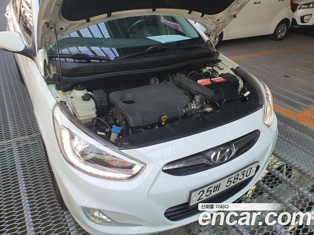 Hyundai Accent 2014 — photo 4