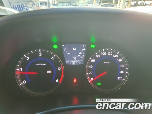 Hyundai Accent 2014 — photo 12