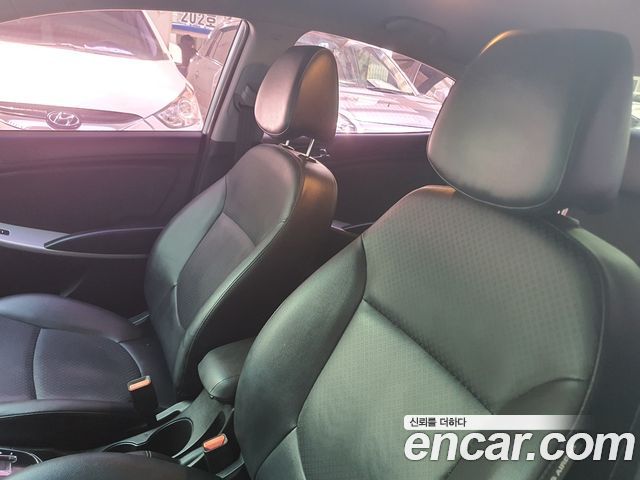 Hyundai Accent 2014 — photo 14