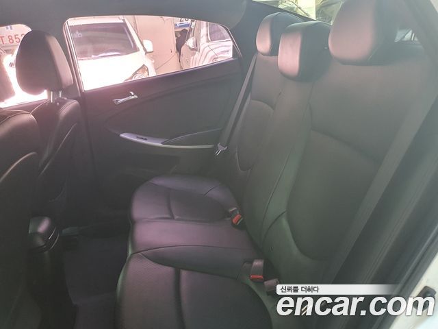 Hyundai Accent 2014 — photo 15