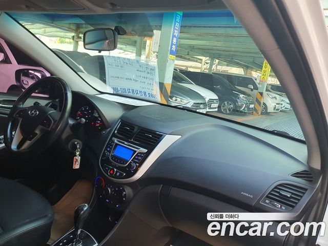 Hyundai Accent 2014 — photo 20