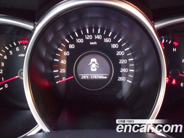 Kia K5 2014 — photo 17