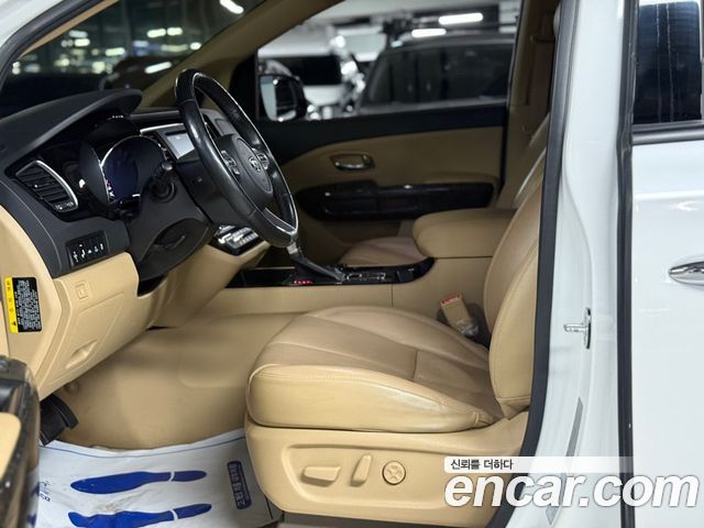 Kia Canival 2020 — photo 10