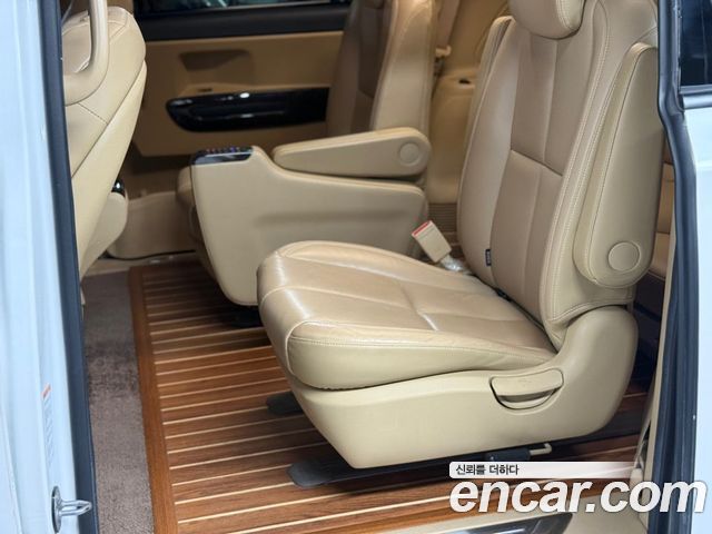 Kia Canival 2020 — photo 13