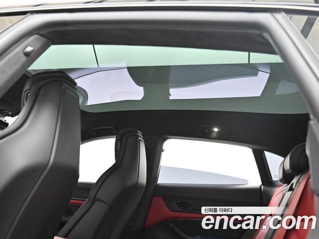 Porsche Taycan 2025 — photo 19