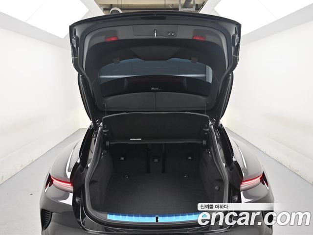 Porsche Taycan 2025 — photo 20