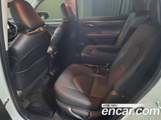 Toyota Highlander 2025 — photo 6