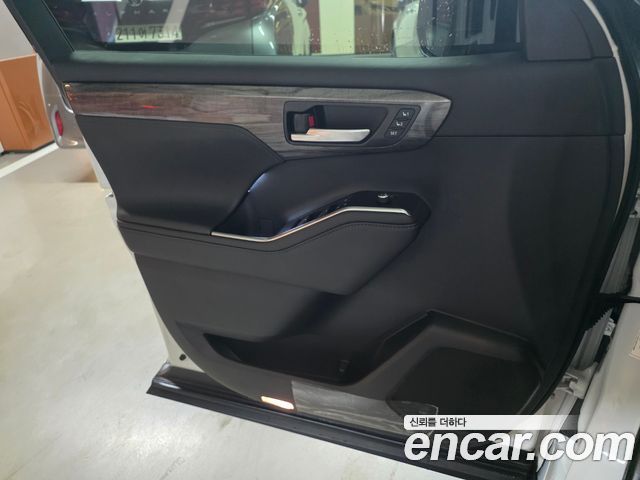 Toyota Highlander 2025 — photo 10