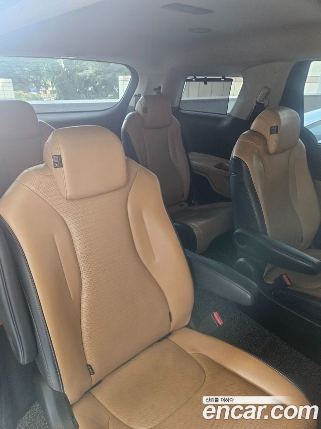 Kia Canival 2021 — photo 15