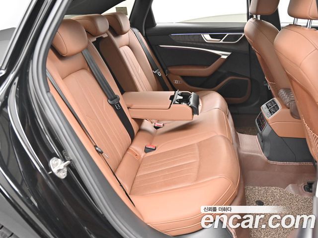 Audi A6 2022 — photo 12